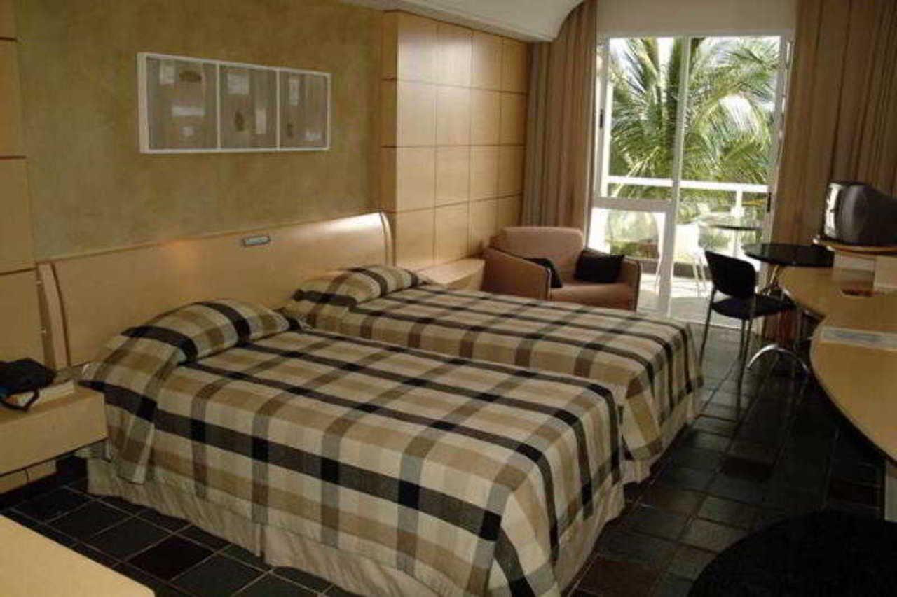 Hotel Senac Ilha Do Boi Vitoria Bagian luar foto A room at the hotel