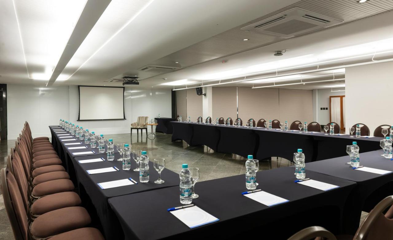 Hotel Senac Ilha Do Boi Vitoria Bagian luar foto Meeting room