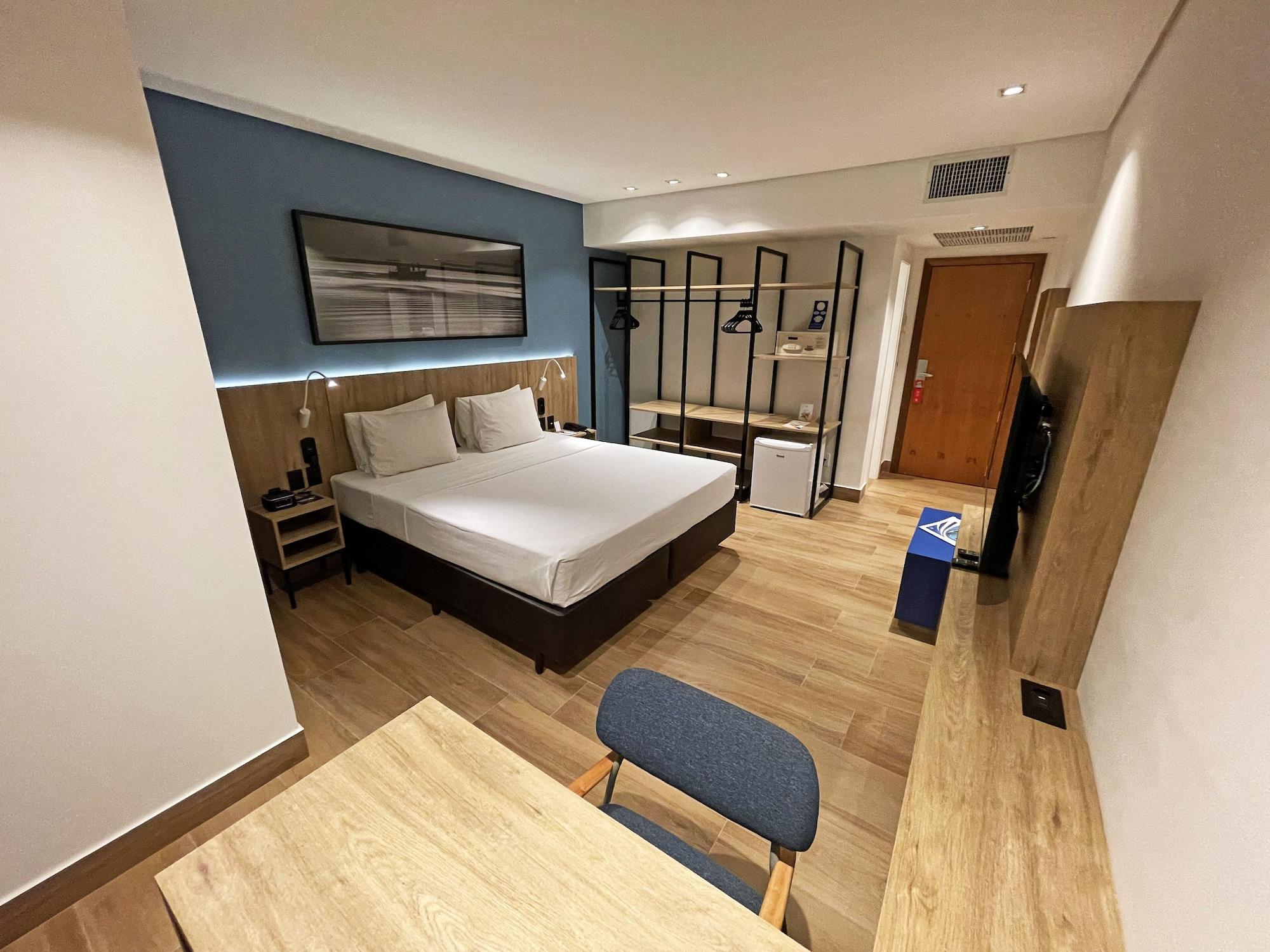 Hotel Senac Ilha Do Boi Vitoria Bagian luar foto A room at the hotel