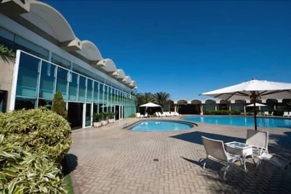 Hotel Senac Ilha Do Boi Vitoria Bagian luar foto The swimming pool at the hotel
