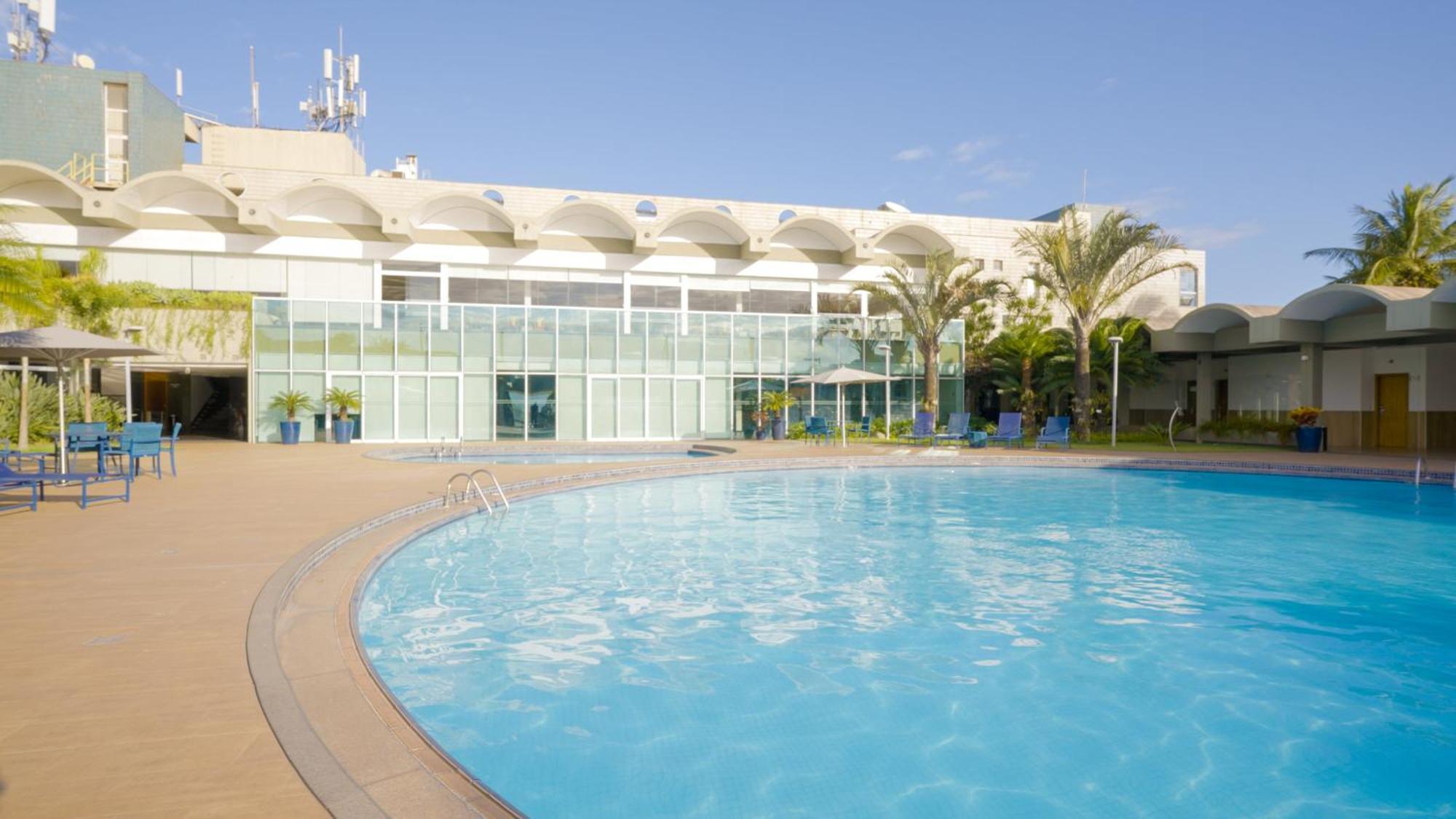 Hotel Senac Ilha Do Boi Vitoria Bagian luar foto The swimming pool at the hotel