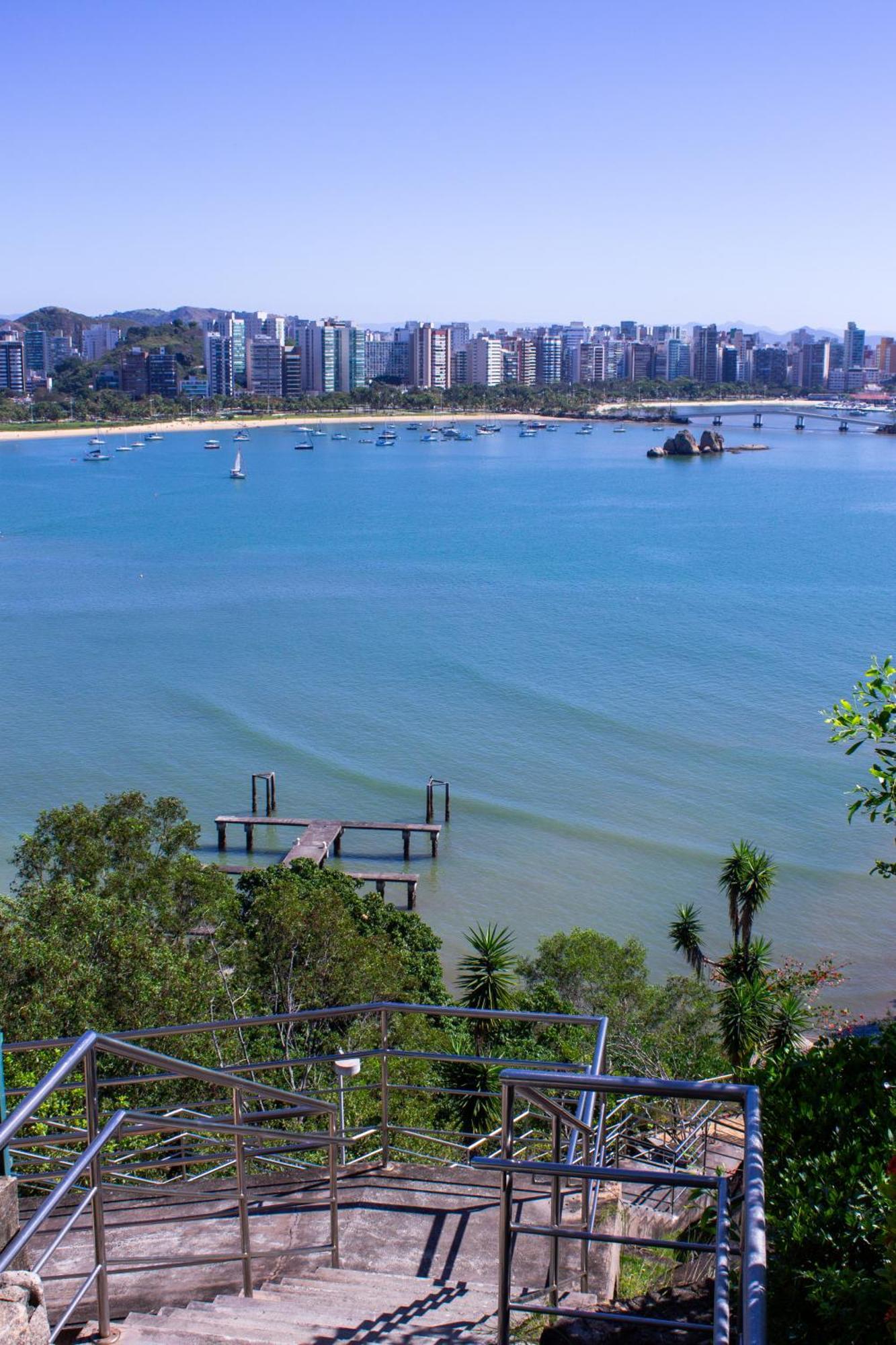 Hotel Senac Ilha Do Boi Vitoria Bagian luar foto View of the bay from the west