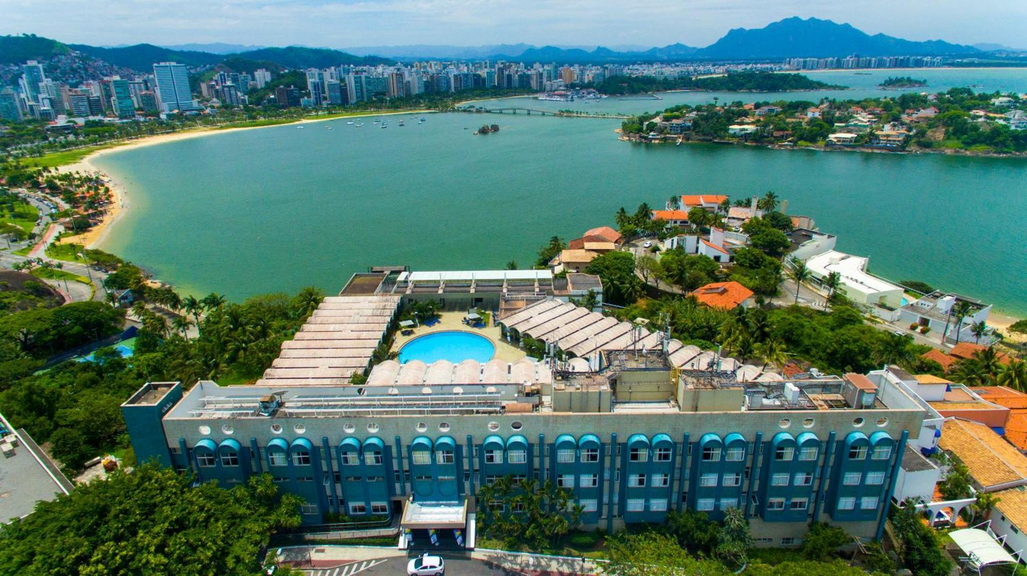 Hotel Senac Ilha Do Boi Vitoria Bagian luar foto Aerial view of the hotel