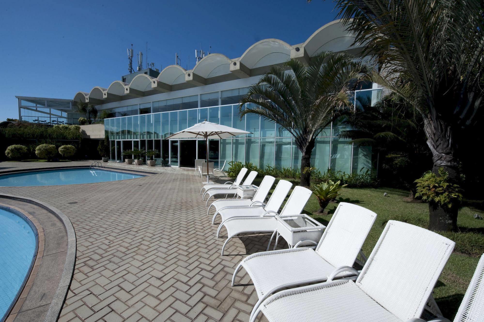 Hotel Senac Ilha Do Boi Vitoria Bagian luar foto The pool at the hotel